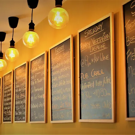 אכסניה We F Tourists