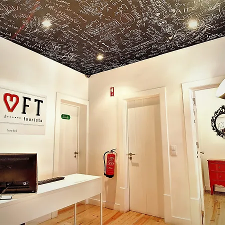 We F Tourists Hostel *