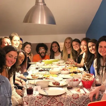 אכסניה We F Tourists *