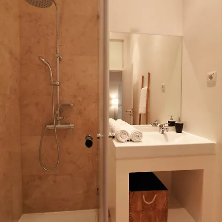 We F Tourists * Lissabon