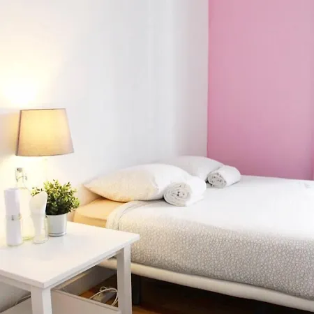 אכסניה We F Tourists *